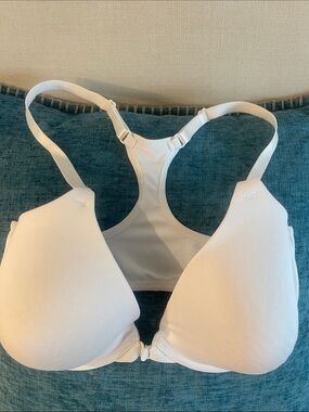 Maidenform White Racerback Front-Closure Molded T-Shirt Bra